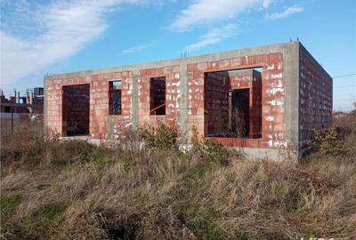 Casă cu 4 camere cu Teren 500 Mp în Câmpineanca - 1