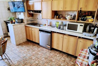 Apartament cu 4 camere decomandat în Central - 8