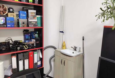 Spațiu comercial, de 21 mp, în Central - 4