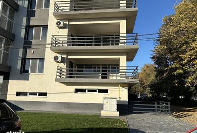 Spațiu comercial, de 2,200 mp, în Central - 4