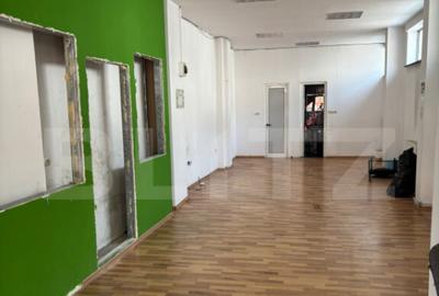 Spa?iu comercial situat intr-o zona excelenta (trafic pi - 1