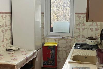 Nord ,se vinde la parter ap.3 camere,balcon,boxa ,decomandat,pret 77000 euro - 1