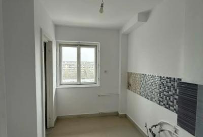 Apartament cu 3 camere semidecomandat în Central - 4