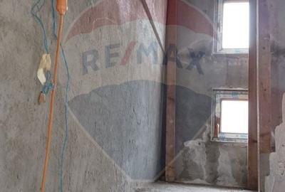 Casă cu 5 camere cu Teren 570 Mp în Balotești - 6