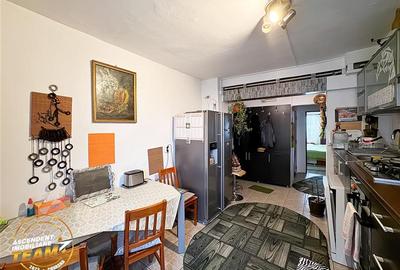 Apartament cu 3 camere semidecomandat, mobilat în Lenin - 24