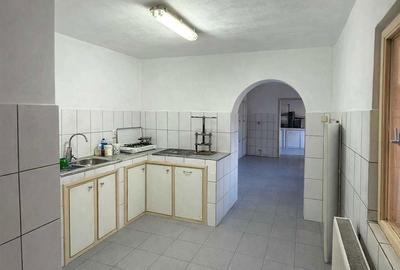 Casă cu 4 camere în Central - 4