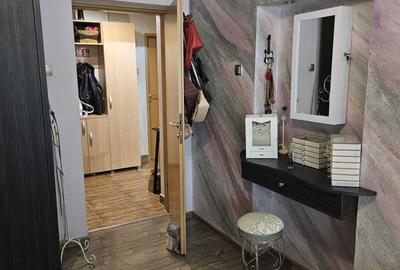 Apartament cu 3 camere decomandat în Central - 1