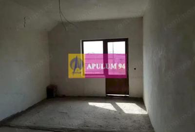 Casă cu 4 camere cu Teren 200 Mp în 1 Decembrie - 13