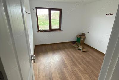Casă cu 3 camere cu Teren 470 Mp în Central - 9