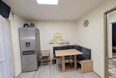 Apartament cu 3 camere decomandat în 9 Mai - 18
