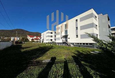 Apartament cu 3 camere decomandat în Valea Borcutului