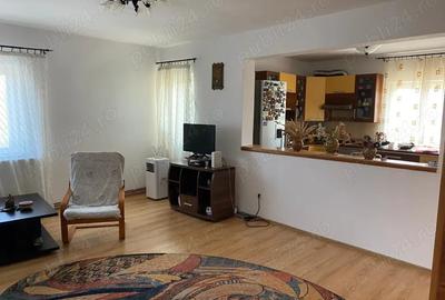 Casă cu 9 camere cu Teren 1500 Mp în Ceacu - 1