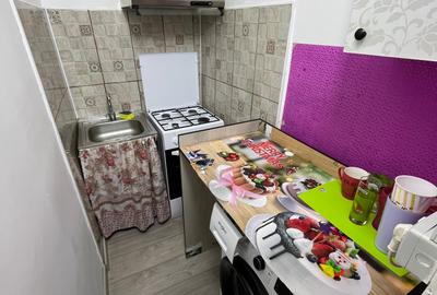 Garsonieră decomandată, mobilată în CET - 9