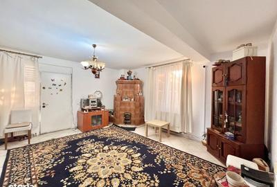 Casă cu 5 camere cu Teren 450 Mp în Snagov