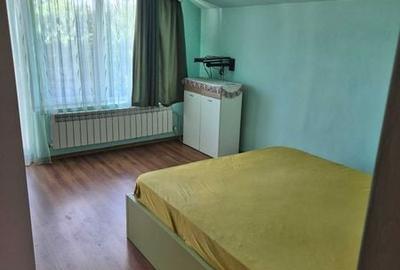 Casă cu 3 camere cu Teren 172 Mp în Roșiori