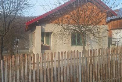 Casă cu Teren 900 Mp în Central - 4