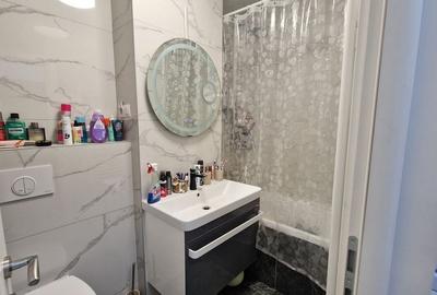 De Vanzare, Apartament 3 Camere, Etaj intermediar cu lift Comision 0 - 8