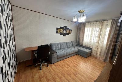 Apartament cu 3 camere decomandat în Podu Roș - 4