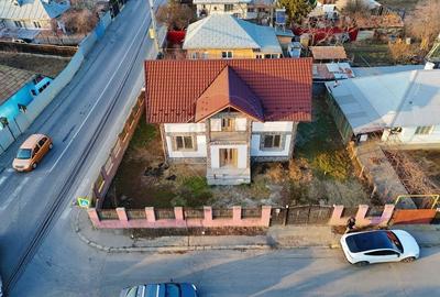 Casă individuală cu 6 camere în Izvoare