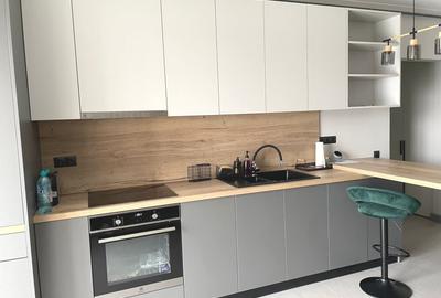 De inchiriat apartament 3 camere zona Parc - 1