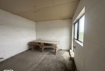 Casă cu 4 camere cu Teren 1248 Mp în Perieți - 7