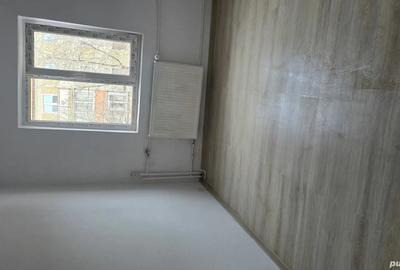 Vand apartament 3 camere Micalaca 100, et.2 - 2