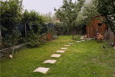 Utvin- partial mobilat si utilat- strada asfaltata- 4 camere - 9