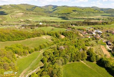 FILM! Teren extravilan cu priveliste deosebita, 11.306 mp, M - 13