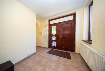 Vila cu 8 Camere, Sala de Fitness si Sauna in Moieciu Comision 0% - 51