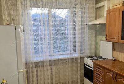 Garsonieră decomandată în P-ța Universității - 2