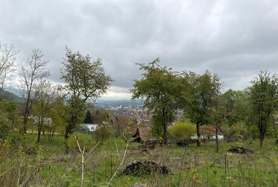 Teren de 1200 mp, în Central