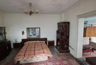 Casă cu 4 camere în Central - 1