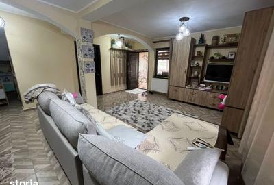 Casă cu 5 camere cu Teren 250 Mp în Berceni - 12