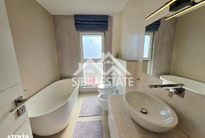 Apartament cu 4 camere în Central - 14