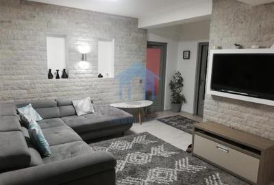 Apartament 3 camere, Piata 1 Mai - 1