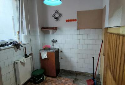 Apartament 2 camere, decomandat - 3