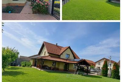 Casă cu 4 camere cu Teren 690 Mp în Central - 1