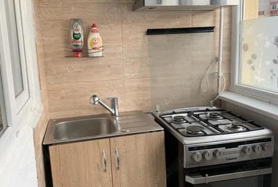 Apartament cu 2 camere decomandat în 1 Mai