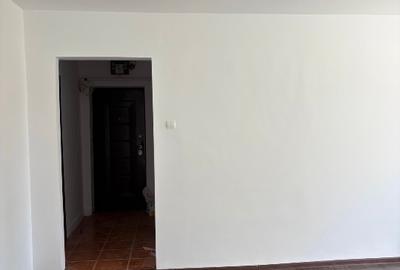 Se închiriază apartament cu 3 camere în zona centrală , pretabil birouri . - 3