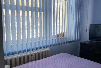 Apartament cu 3 camere semidecomandat în Central - 3