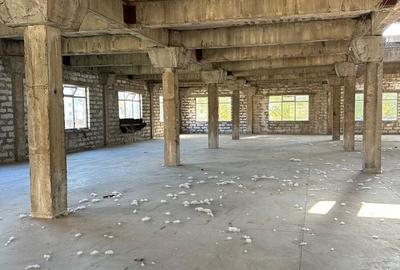 Spațiu comercial, de 2,600 mp, în Central - 8