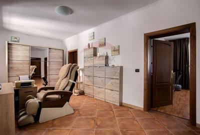 Casa cu 2 corpuri, piscina si 3.235 mp teren in Ghioroc - 19