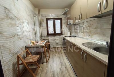 Apartament cu 2 camere decomandat, mobilat în Polonă - 1