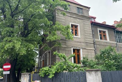 Casă cu 11 camere în Copou