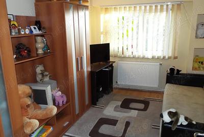Inchiriez apartament 3 camere, decomantat - 4