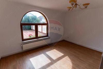 Vila /Pensiune 6 camere in Cristur, jud Hunedoara - 6