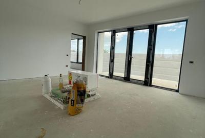 Casă cu 4 camere decomandat cu Teren 440 Mp în Central - 9