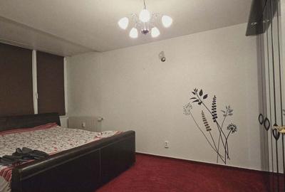 Apartament cu 3 camere în Decebal