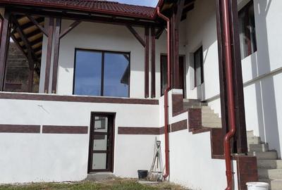 Proprietate multifuncțională sub pădure – locuință principală + spațiu de relaxa - 2