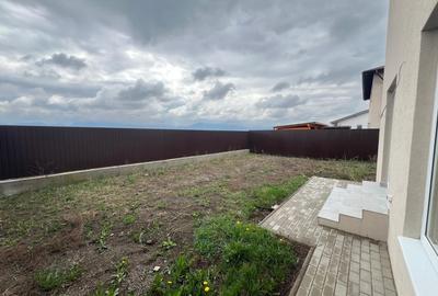 Duplex cu 4 camere cu Canalizare în Sânpetru - 13